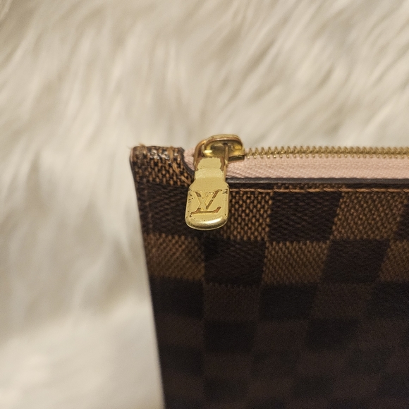 Louis Vuitton Damier Ebene Neverfull MM Pouch w/ Rose Ballerine Interior… - Picture 4 of 14